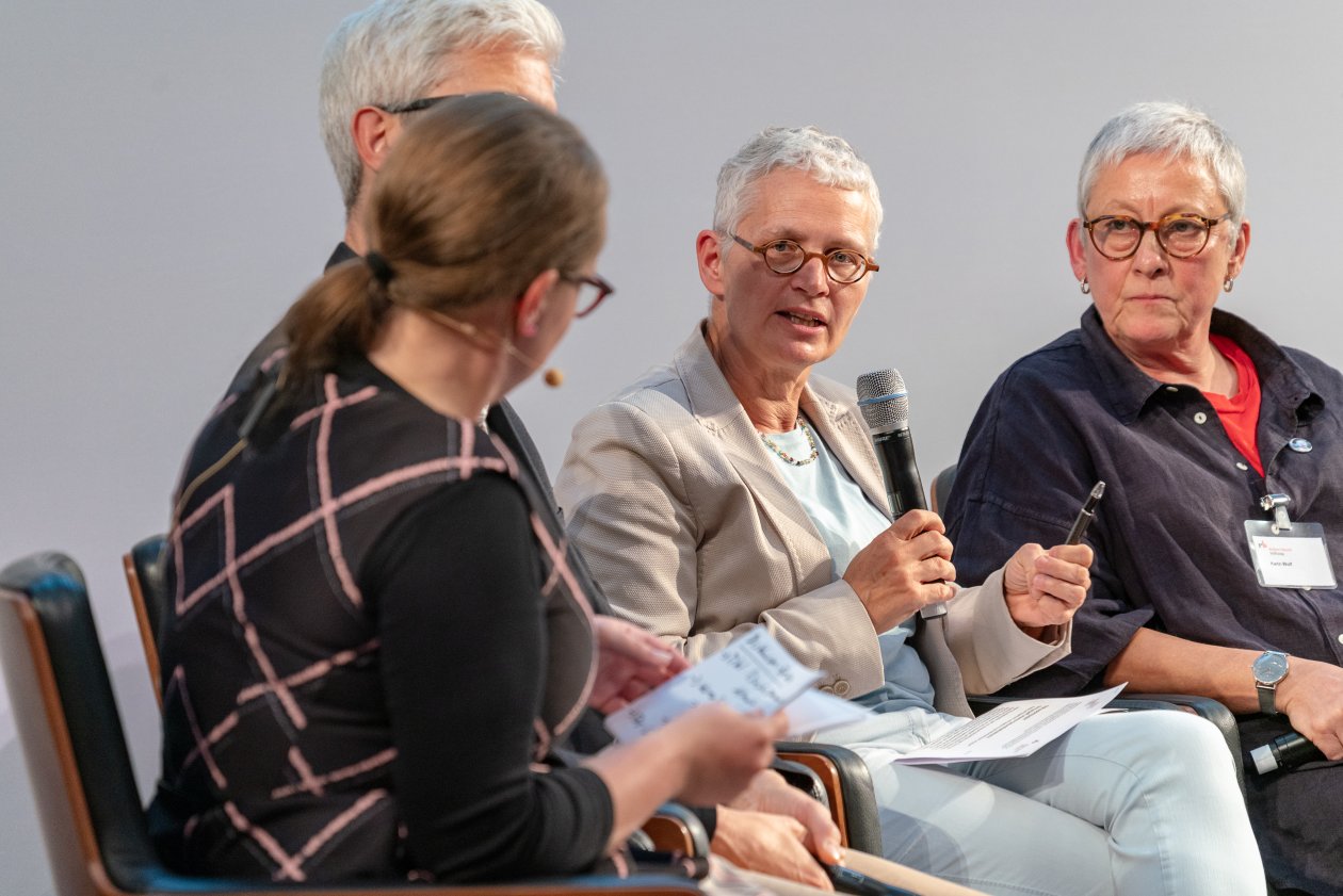 Dr. Heidrun Gitter auf dem Podium