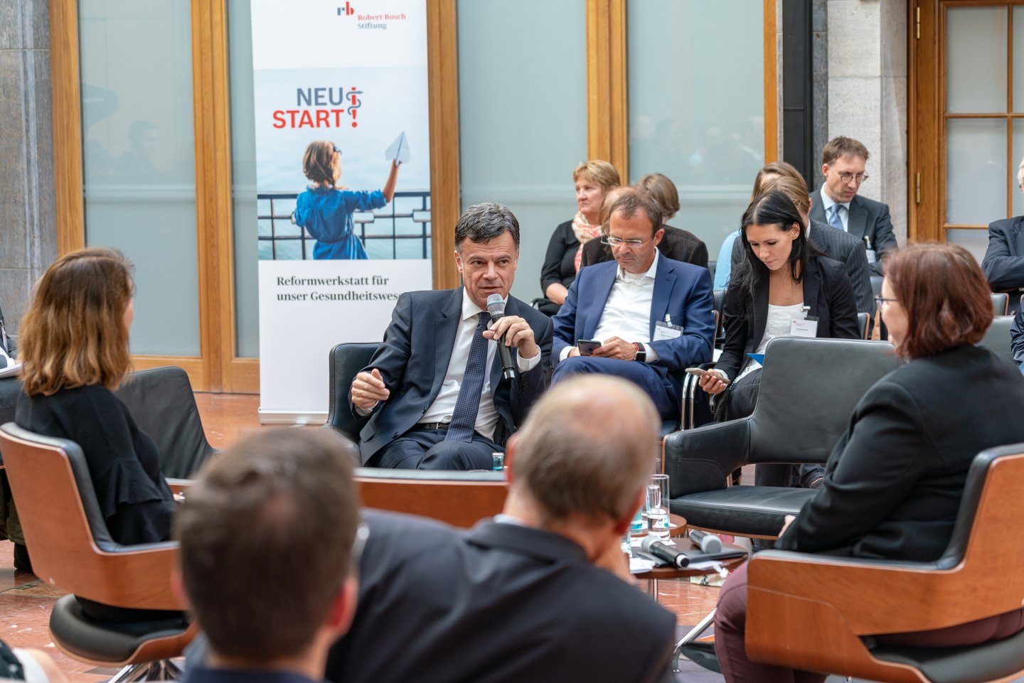 Prof. Dr. Giovanni Maio in der ersten Podiumsdiskussion